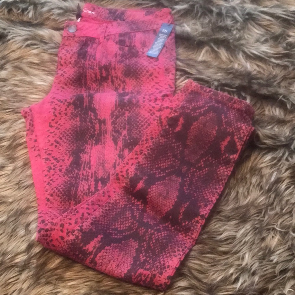 NWT VS Siren Jeans